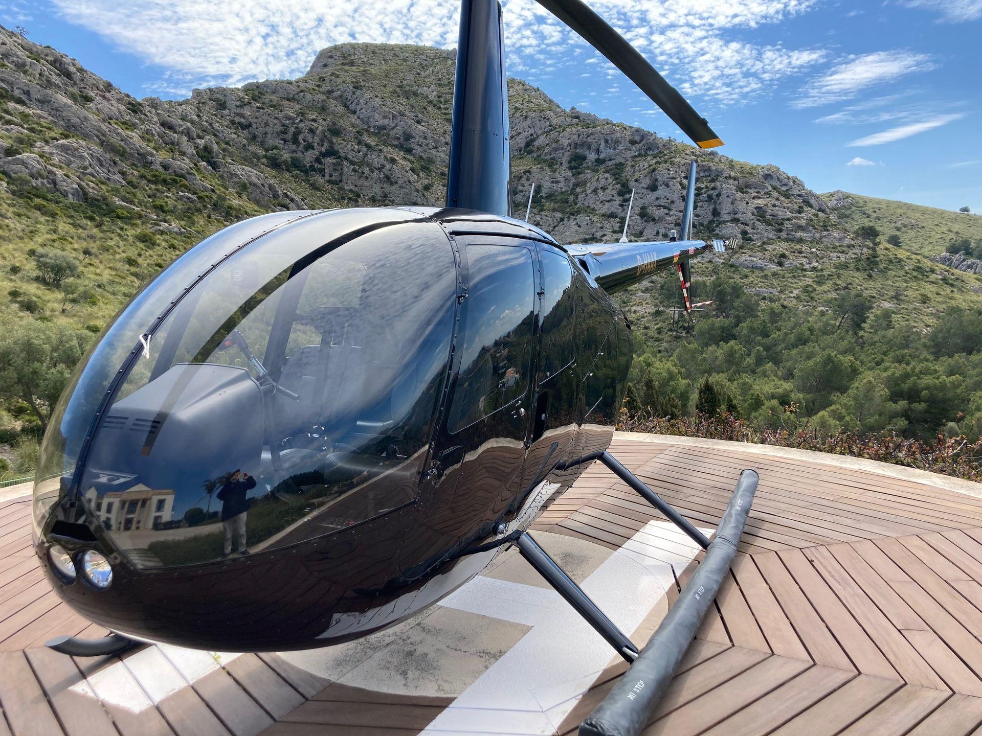 Helicopter tour in Palma De Mallorca. Book at bookmeevent.com
